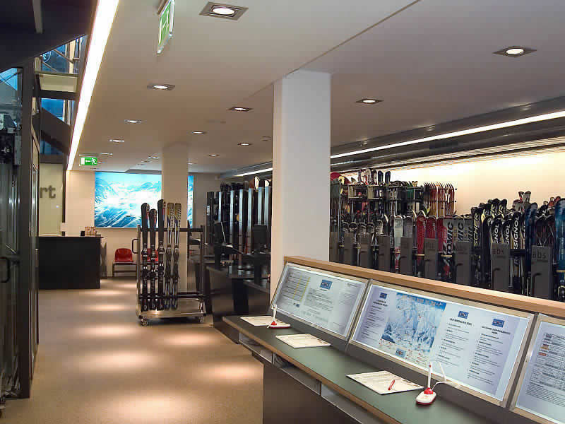 Ski hire shop Sport Riml Sporthaus in Dorfstrasse 9, Sölden