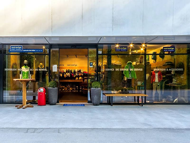 Ski hire shop Sportservice Erwin Stricker in Talstation Seilbahn Naif - Meran 2000, Meran 2000