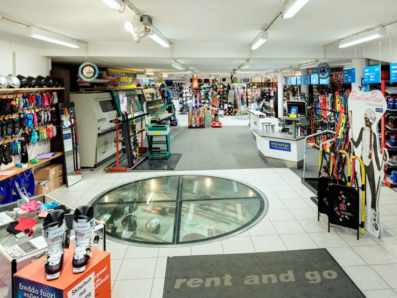 Ski hire shop Rent and Go Sport Mayrl in Via Valle Aurina, 41, Sand in Taufers